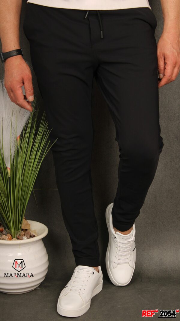 pantalon homme noir simple tendance 2024