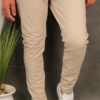 pantalon homme beige simple tendance 2024